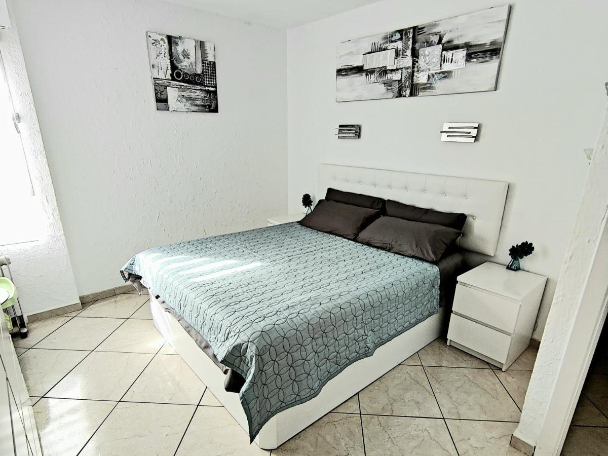Minerva 1-Bedroom Close To The Beach Park Etc بينالماذينا المظهر الخارجي الصورة